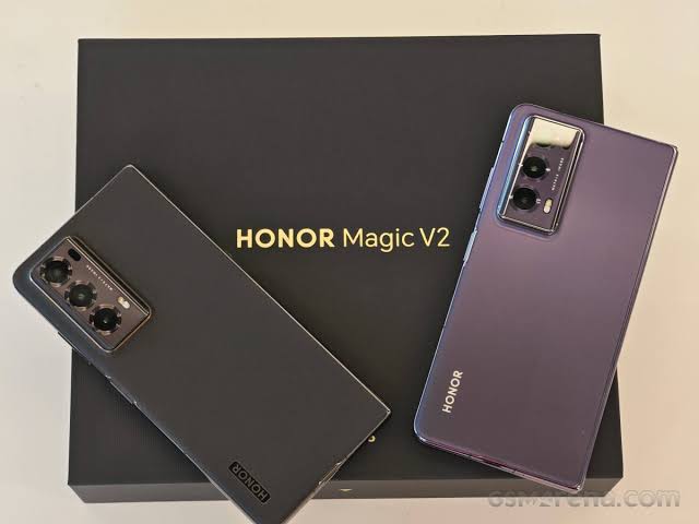 Honor Magic V2